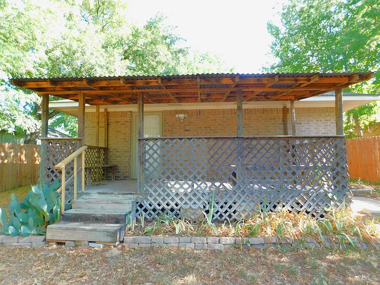 1114 E Mulberry St — Photo 24
