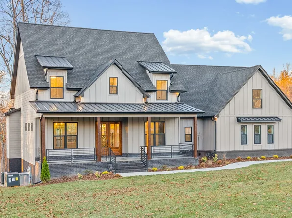 1319 Shady Grove Rd, Clarksville, TN 37043