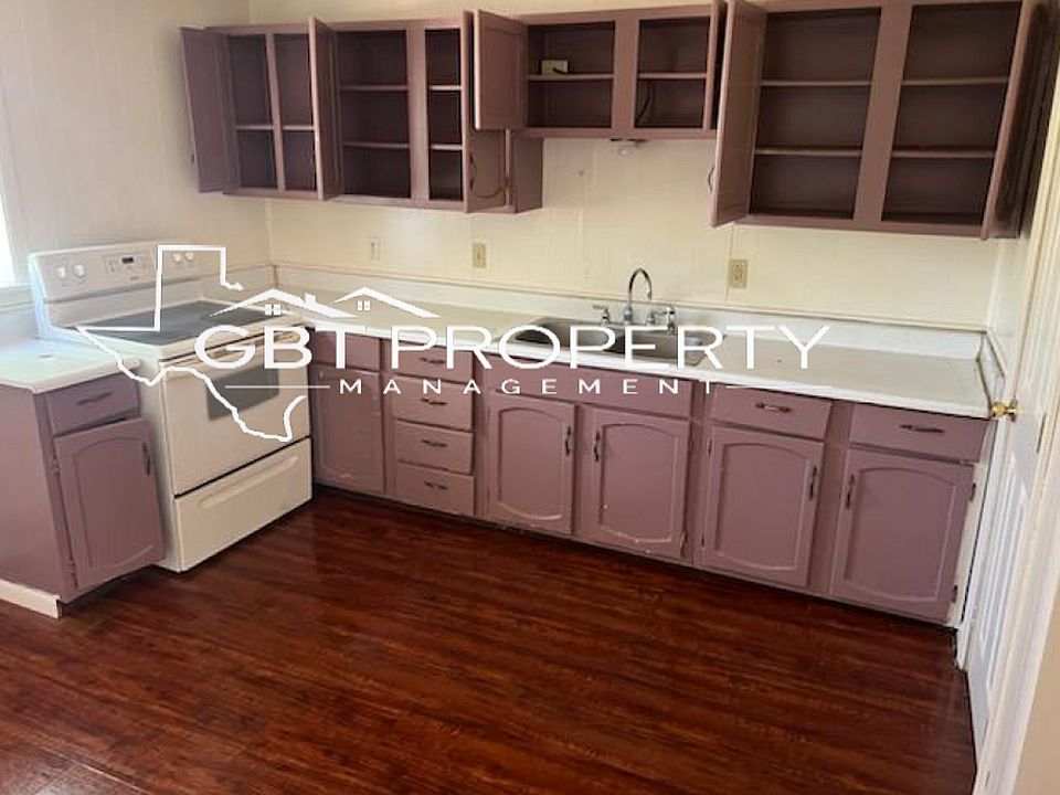 2nd image of 301 N Wall St #5