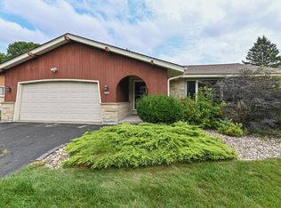 7240 N Wayside Dr, Glendale, WI 53209