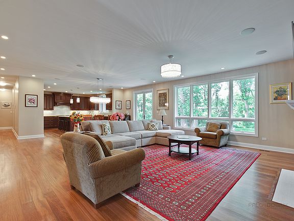 4th image of 6 Grenadier Ct
