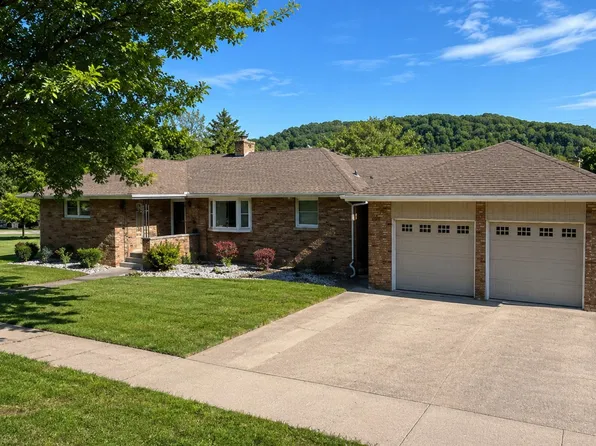 220 N Ohio St, Prairie Du Chien, WI 53821