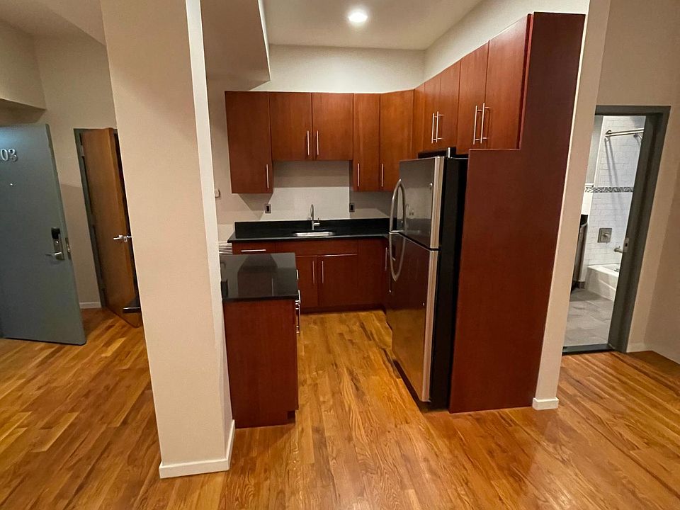 191 Market Street Apt 203 - 650 sq ft - $1,425 per month! Studio - 1 Bath