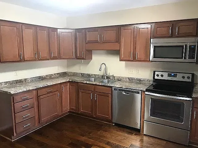 1707 Ellis Court - 1 — Photo 3