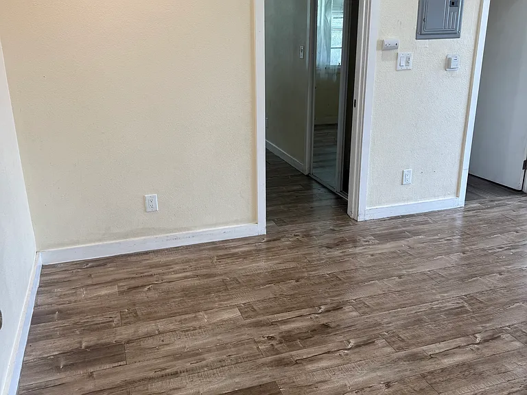 1412 W Florence Ave #1414-1/4 — Photo 1
