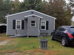 4 Beach St, Webster, MA 01570