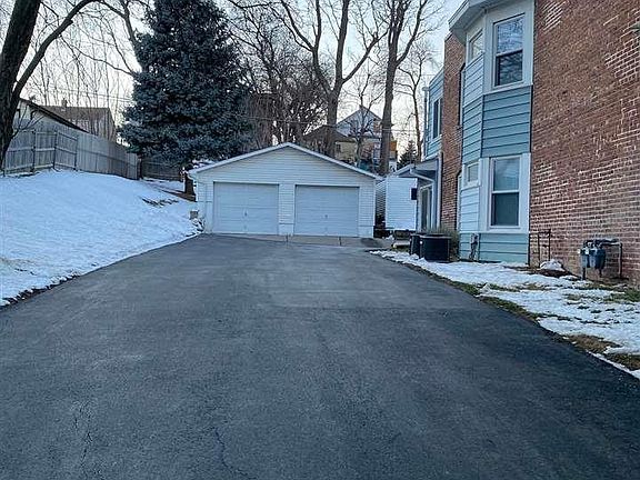 2nd image of 1734-1736 S 27th St