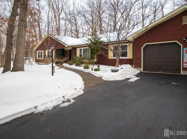 20 Edward Ave, Monroe Township, NJ 08831