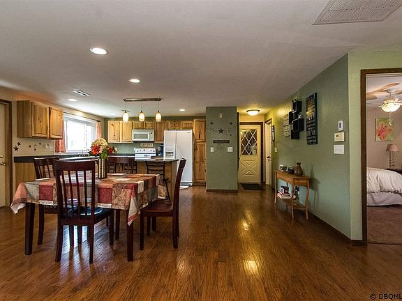 4th image of 9007 Elmwood Dr