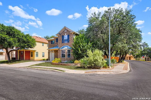 3 bed, 2.5 bath, 1821 sqft, $1,725 — Photo 3