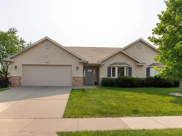 1467 Cody Pkwy, Platteville, WI 53818
