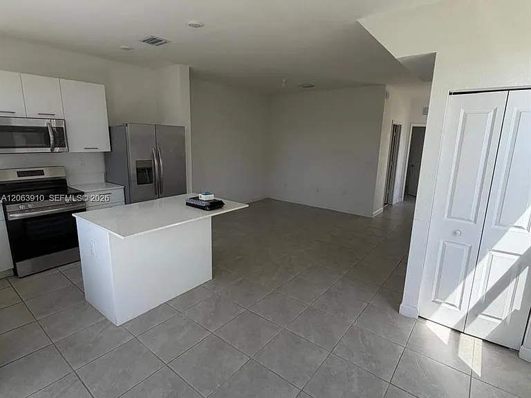 12527 NW 24th Ave #12527 — Photo 8