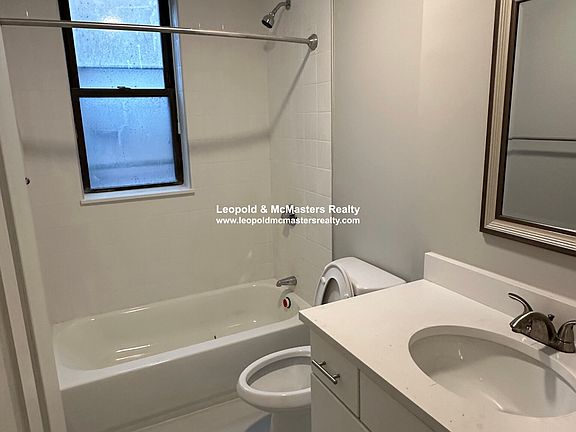 4th image of 86 Longwood Ave #4A