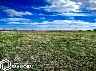 601 Bedford St, Clear Lake, IA 50428
