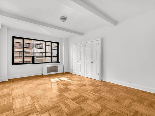 310 E 44th St APT 1012