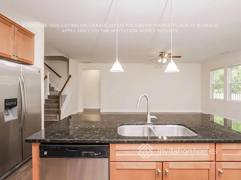 404 Ferry Ct — Photo 9