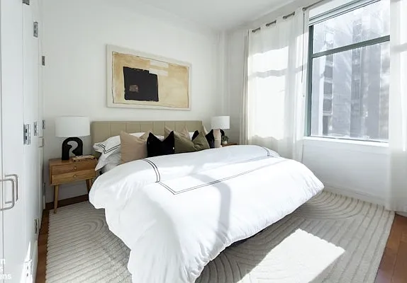 120 Greenwich St #11D — Photo 5