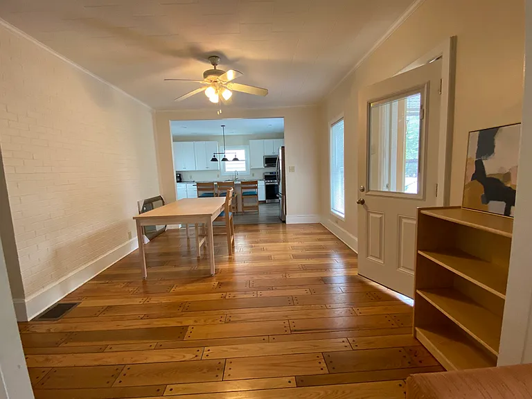 1202 Memorial Ave — Photo 25