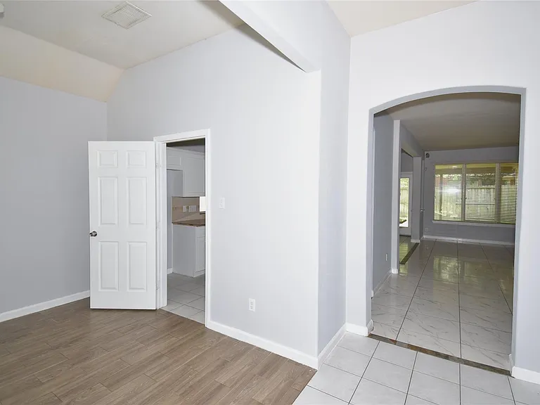 20703 Whitevine Way — Photo 8