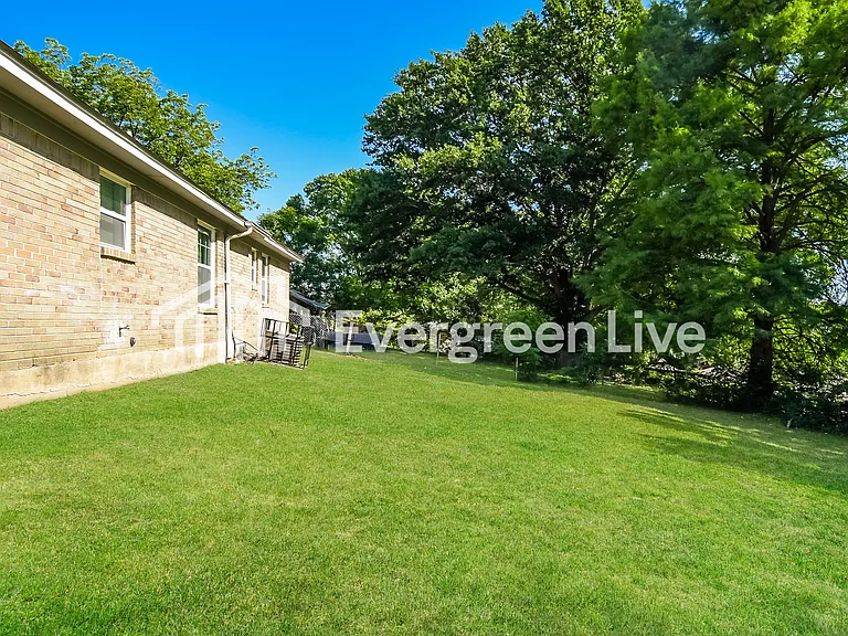 6070 Tulane Rd — Photo 14