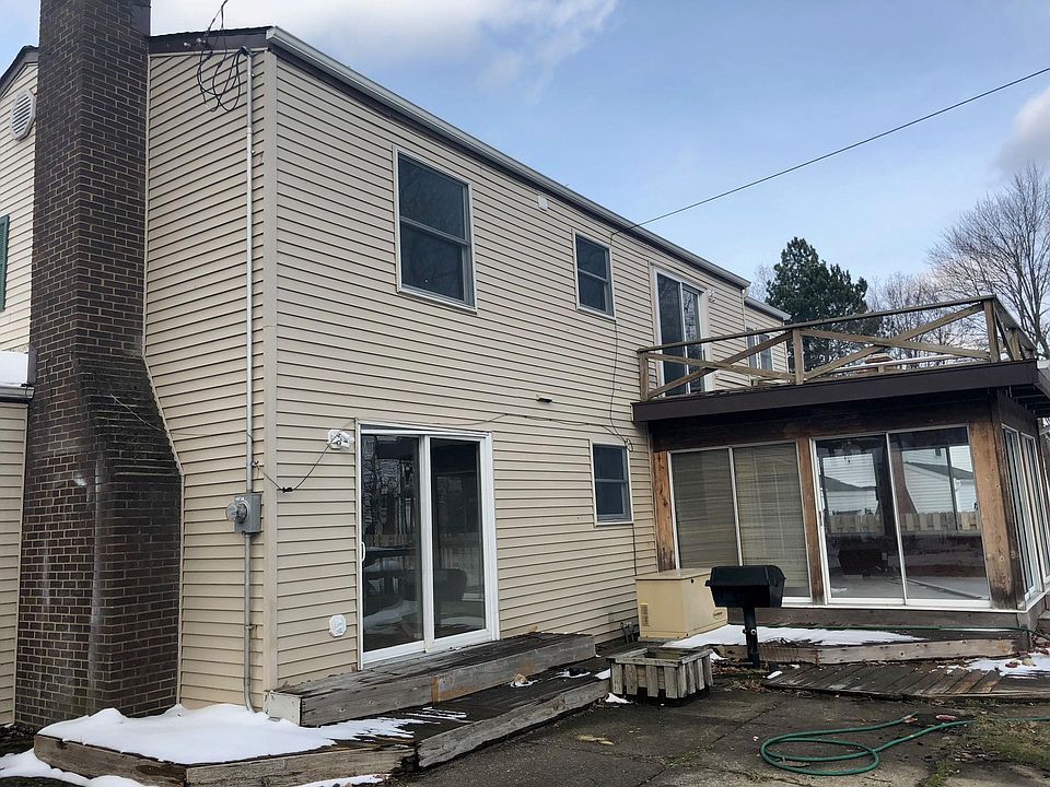 2nd image of 3720 Meadow Gtwy