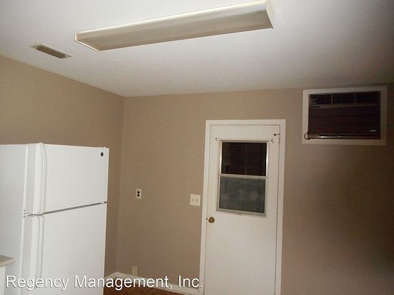 4th image of 111 Deerfield Dr