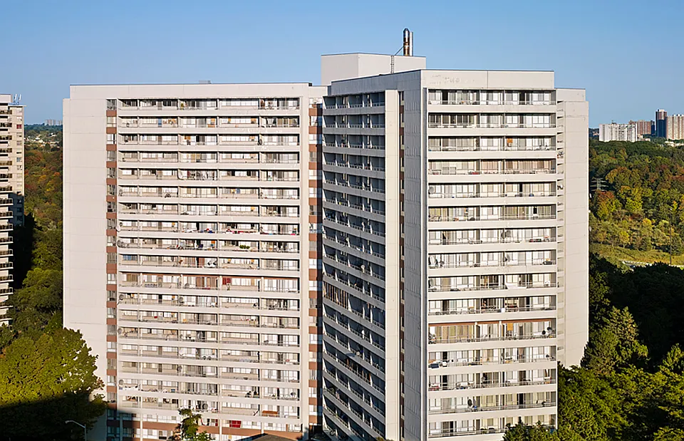 35 Thorncliffe Park Dr