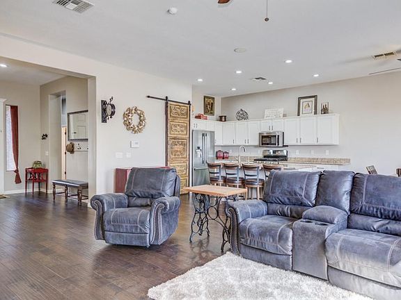 5th image of 17635 W Lavender Ln