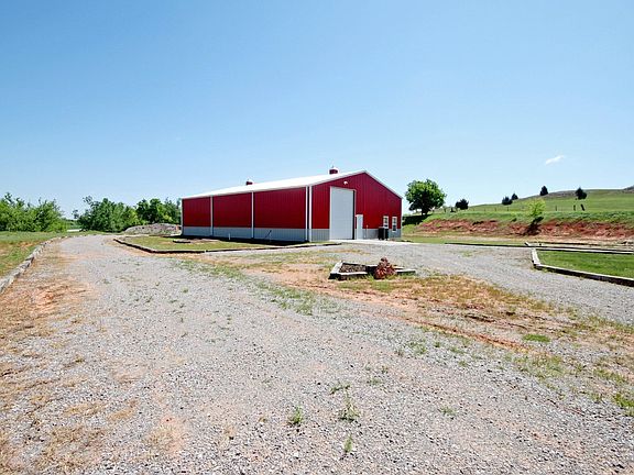 Ample driveway