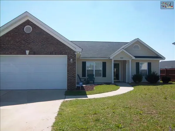 458 Hunters Crossing Dr, Hopkins, SC 29061