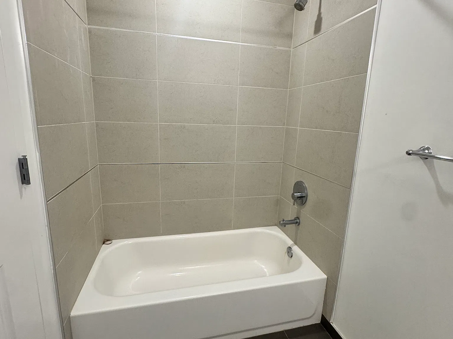 2 bed, $3,000 — Photo 1