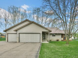 29585 Broadway St, Lindstrom, MN 55045