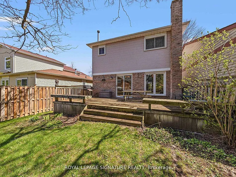 22 Madsen Cres — Photo 42