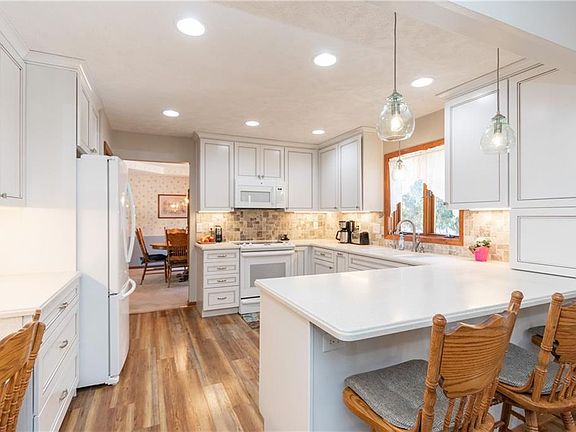 4th image of 6020 Brookshire Dr