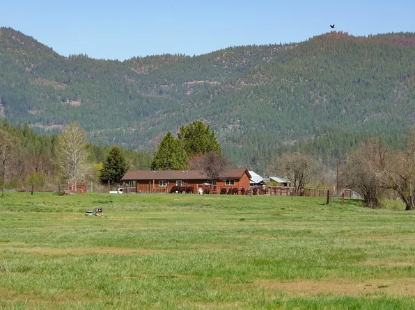 15216 Quartz Valley Dr, Fort Jones, CA 96032