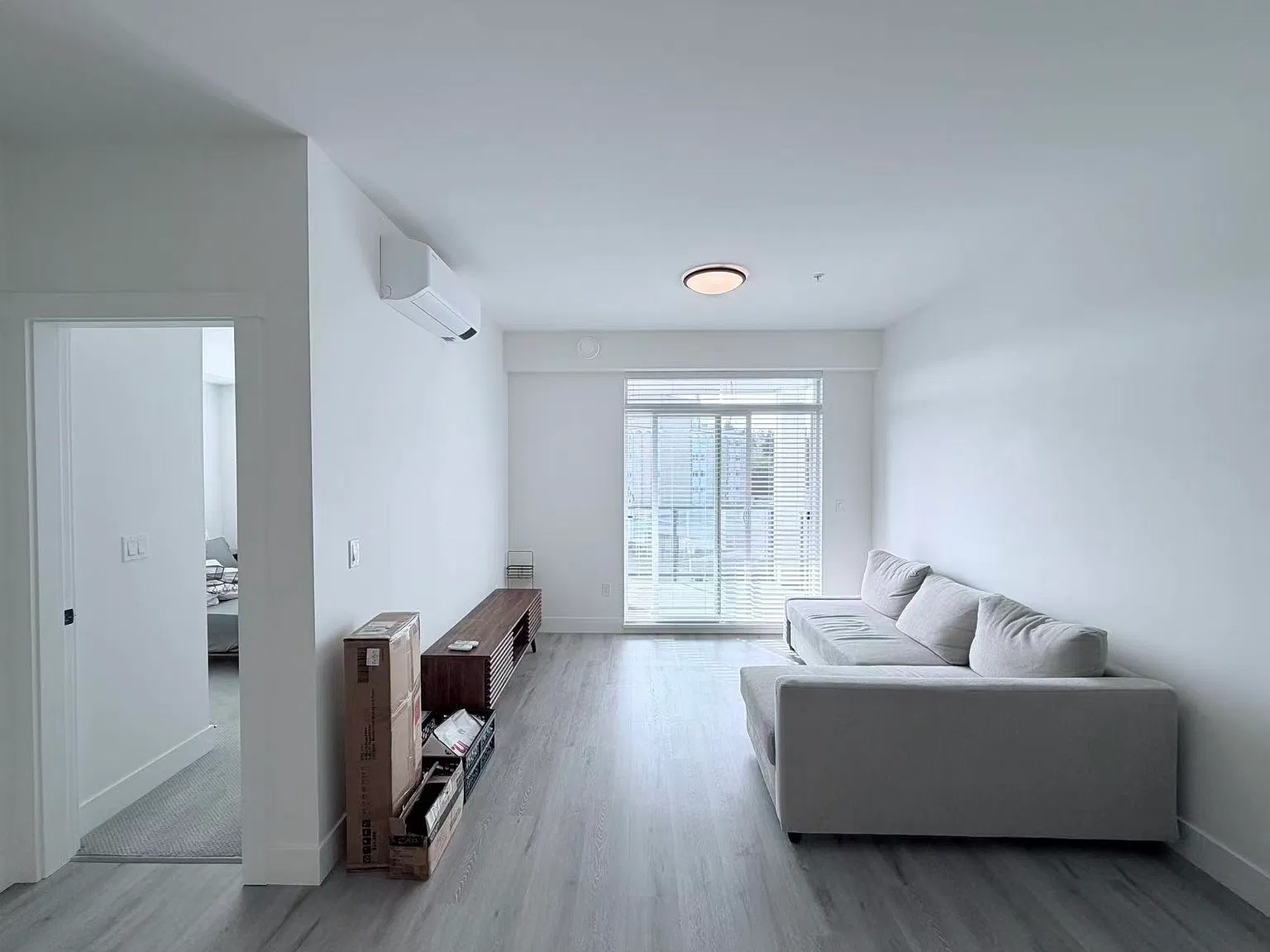 1 bed, 646 sqft, $2,100 — Photo 2