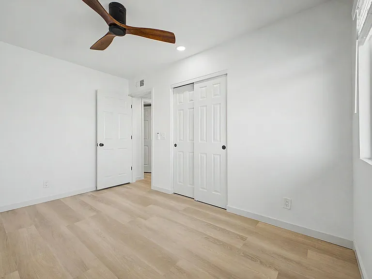 1812 W Village Way — Photo 13