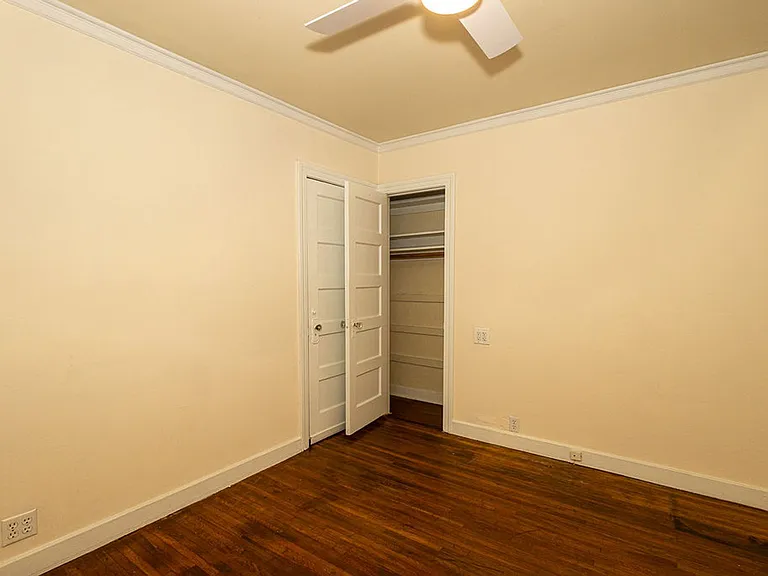 812 N June St — Photo 26