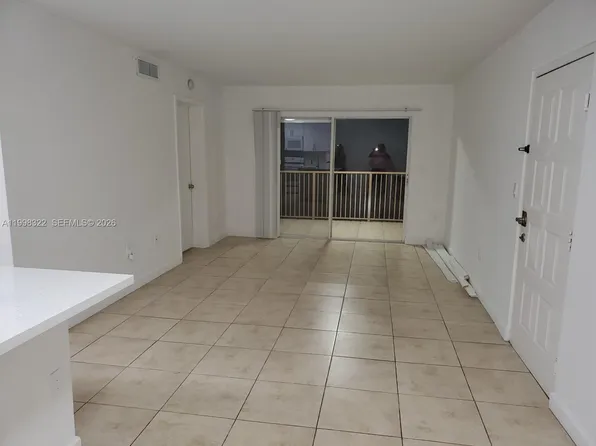 15241 SW 80th St APT 307, Miami, FL 33193