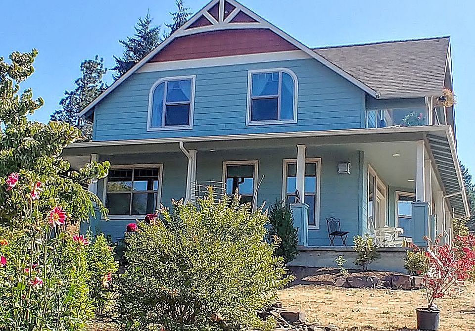 2nd image of 210 School Ave