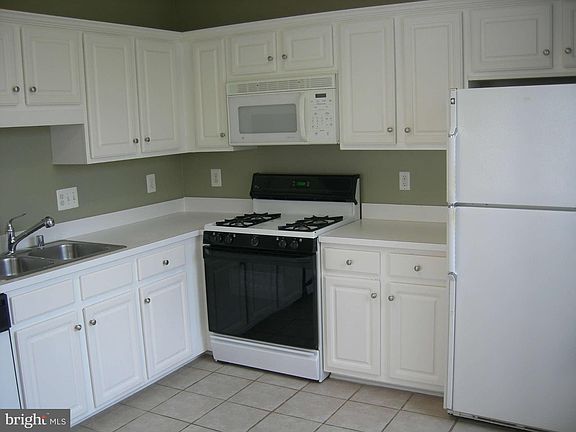 4th image of 21840 Elkins Ter Unit 303