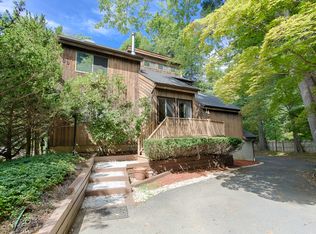 33 Sunset Dr, Croton On Hudson, NY 10520