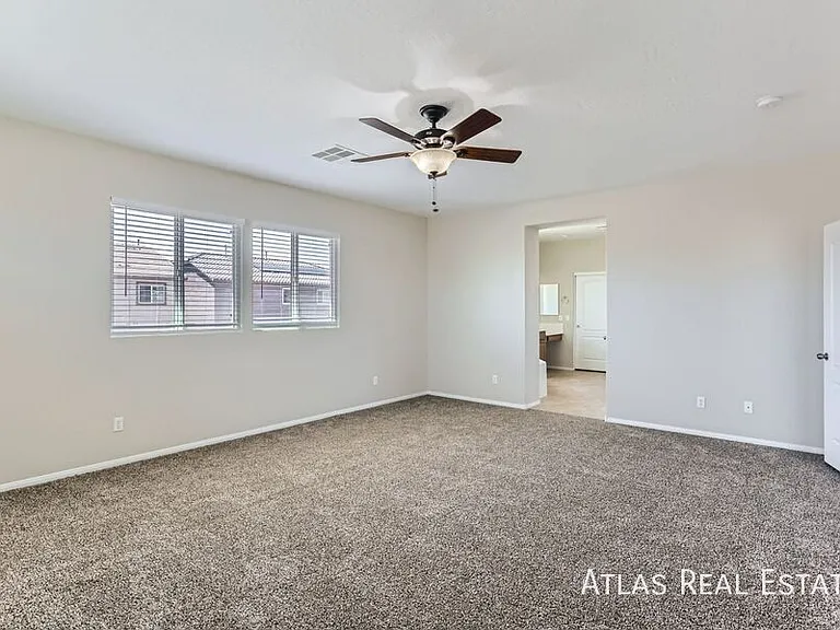 1009 Barron Creek Ave — Photo 9