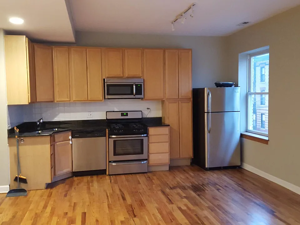 Kitchen / Living Room