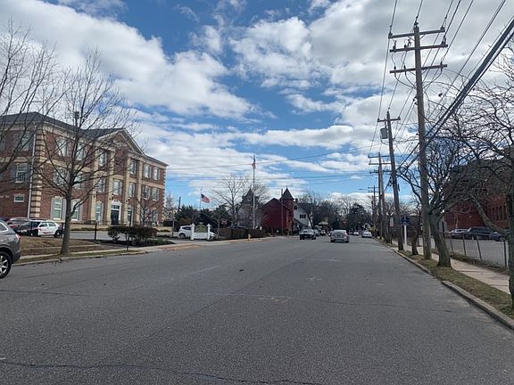 5th image of 44 Ireland Pl