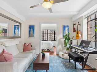320 E 42nd St APT 801, Manhattan, NY