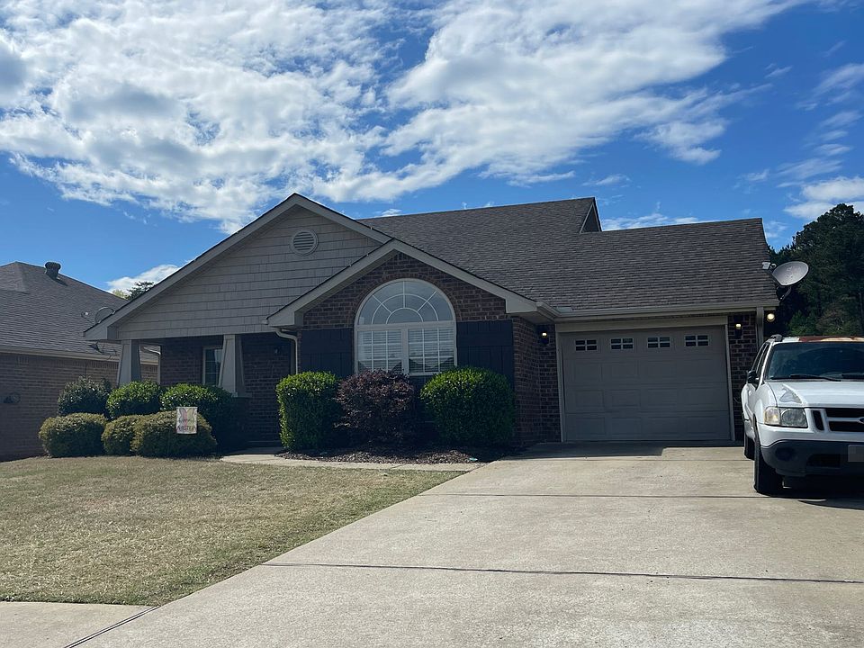 1st image of 880 Clover Ave