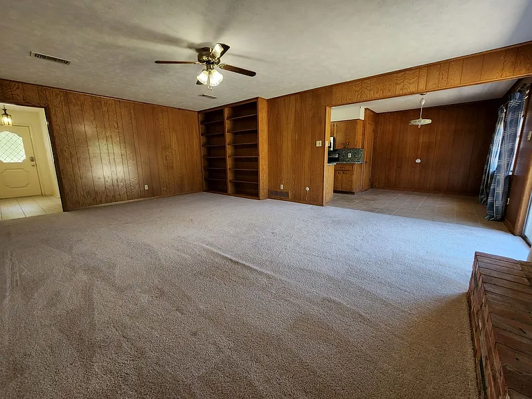 2604 Buckingham Dr — Photo 9