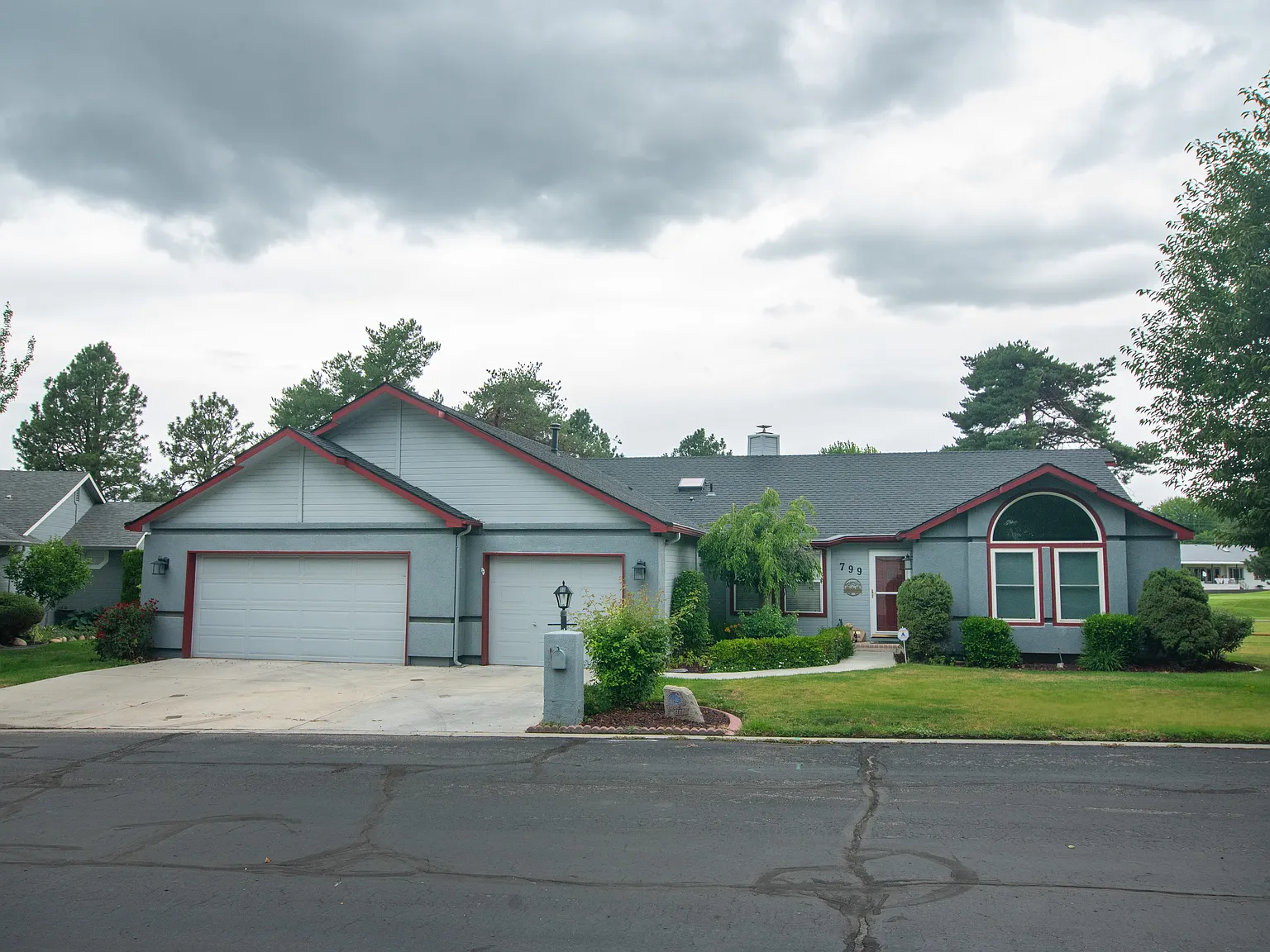 3 bed, 2000 sqft, $3,000 — Photo 3
