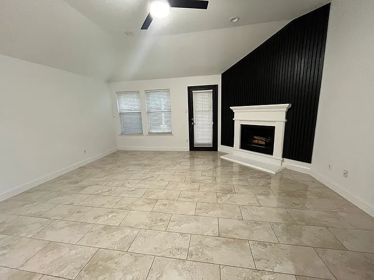 6304 Spring Ranch Dr — Photo 10